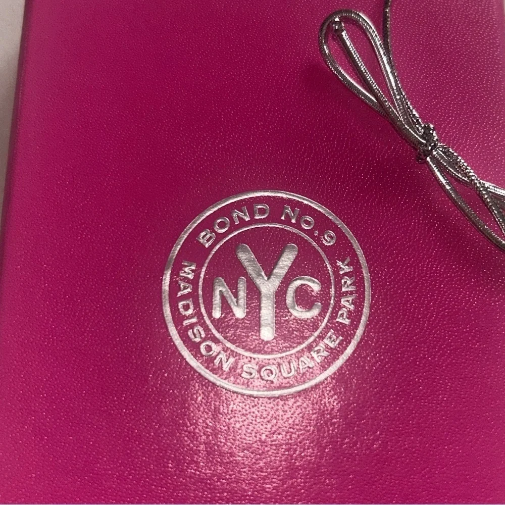 Bond No. 9 New York Pink and Silver Gift Box or Jewelry Organizer